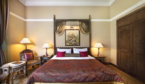 Deluxe Room, 1 King Bed, Pool View