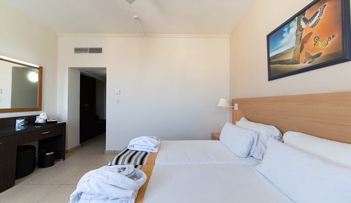 Economy Room, 2 Twin Beds, Ensuite