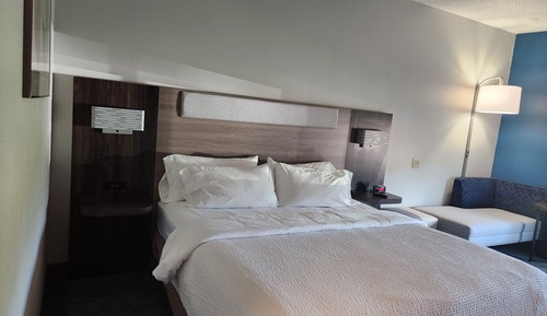 Standard Room, 1 King Bed