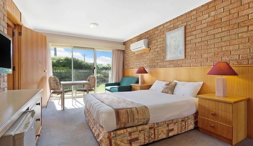 Standard Room, 1 Queen Bed with Sofa bed