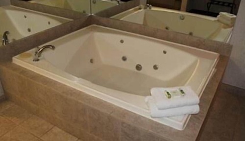 Deluxe Suite, 2 Bedrooms, Jetted Tub