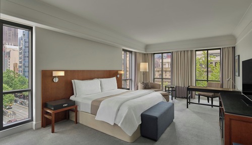 Studio, 1 King Bed, City View, Corner (Corner)