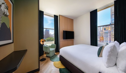 Suite, 1 King Bed, Park View, Corner