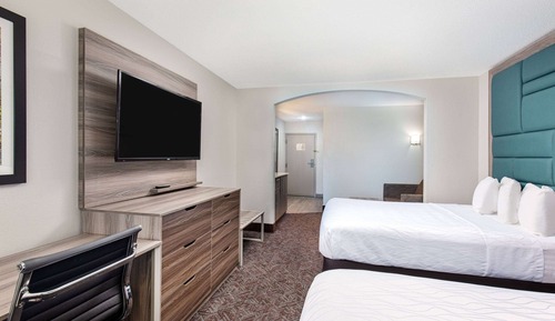 Deluxe Room, 2 Queen Beds, Non Smoking