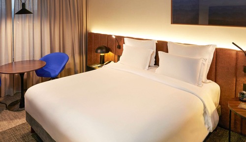 Deluxe Room, 1 Queen Bed (Premium)