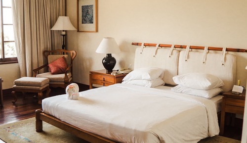 Guest Room, 1 King Bed