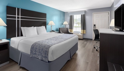 Standard Room, 1 King Bed