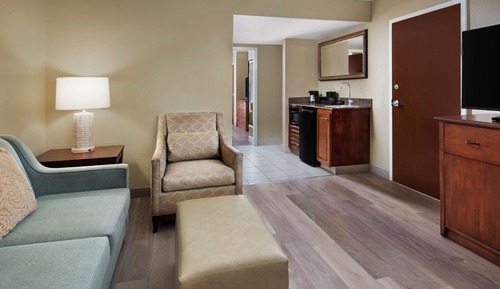 King, Suite, 1 King Bed, Non Smoking
