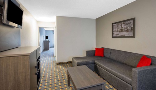 Studio Suite, 1 King Bed, Non Smoking
