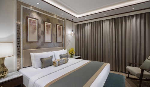 SeleQtions Suite, 1 King Bed