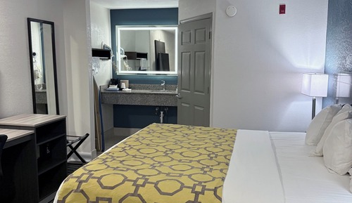 Standard Room, 1 King Bed, Non Smoking
