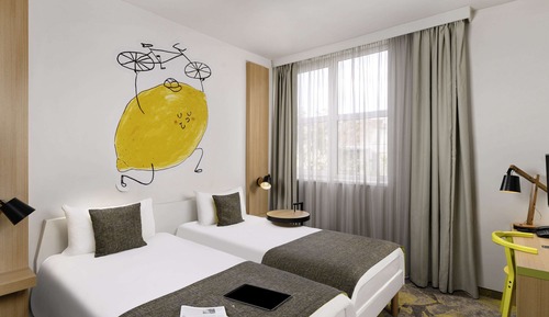 Design Room, 2 Twin Beds