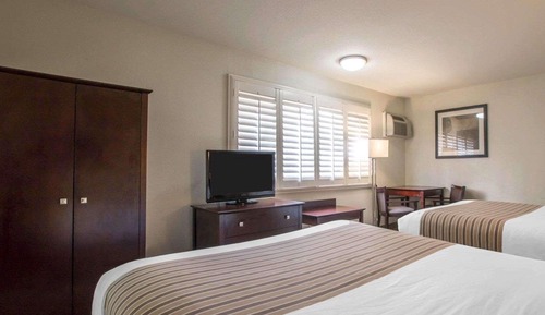 Standard Room, 2 Queen Beds, Non Smoking