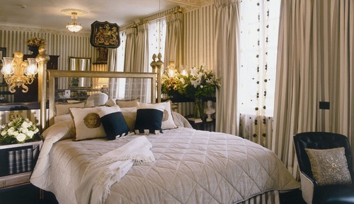 Royal Room, 1 King Bed (9) Royal Themed)