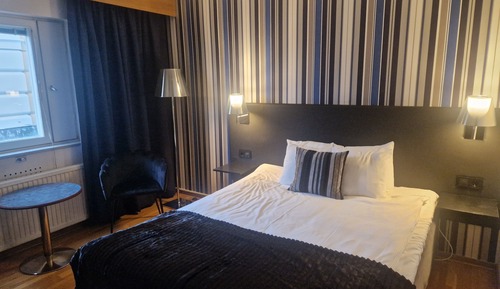 Double Room (Compact)