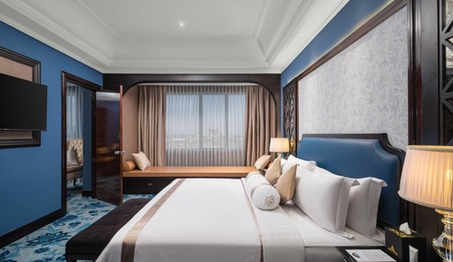 Suite, 1 King Bed