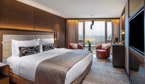 Premium Room, 1 King Bed, Club Lounge Access, Sea View