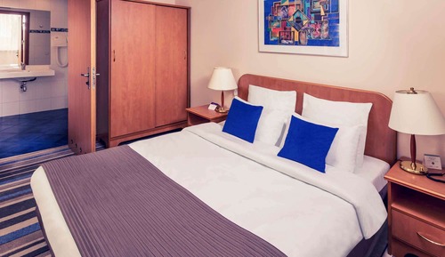 Deluxe Suite, 1 King Bed with Sofa bed