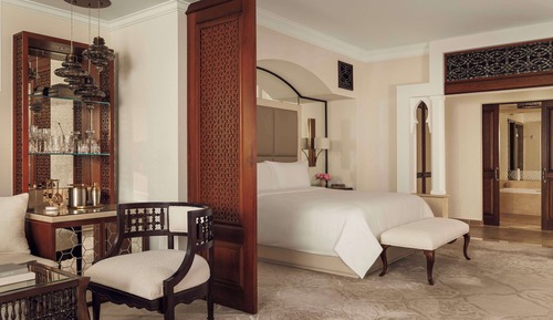 Junior Suite (Residence, UAE Resident, with Host)