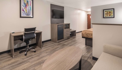Standard Room, 1 King Bed, Smoking
