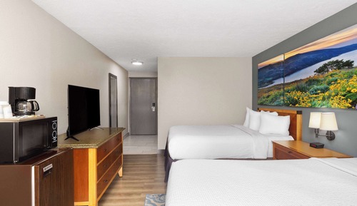 Room, 2 Queen Beds, Accessible, Non Smoking (Mobility,roll-in shower)