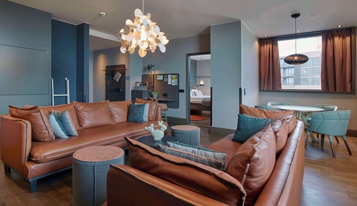 Junior Suite (King)