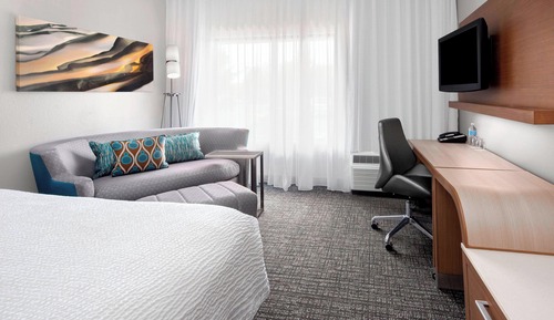 Room, 1 King Bed (Mobility Accessible, Tub)