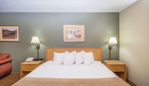 Room, 1 King Bed, Non Smoking