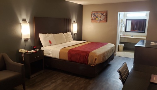 Standard Room, 1 King Bed, Smoking