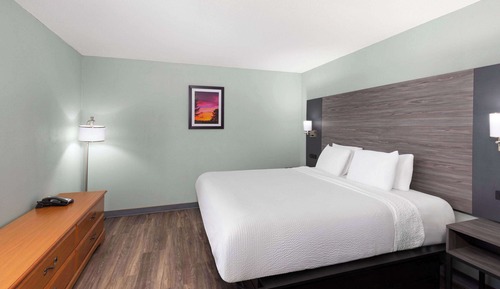 Suite, 1 King Bed, Non Smoking