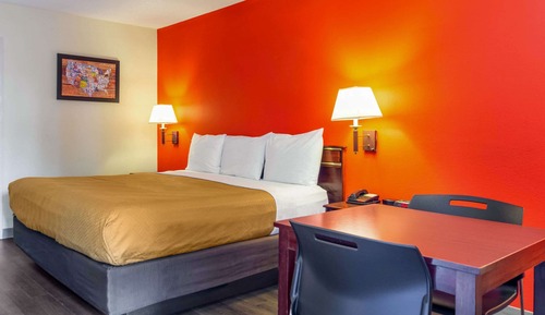 Standard Room, 1 King Bed, Non Smoking
