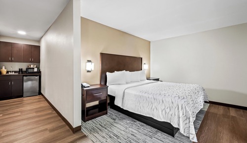 Deluxe Room, 1 King Bed (Smoke Free)