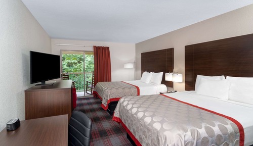 Room, 2 Queen Beds, Non Smoking, View (Creek View)