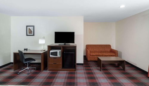 Studio Suite, 2 Queen Beds, Non Smoking, Mountain View