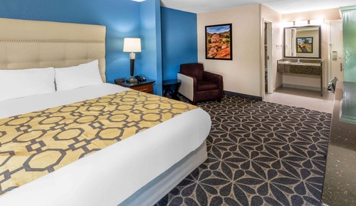 Suite, 1 Queen Bed, Non Smoking