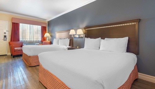 Standard Room, 2 Queen Beds, Accessible, Ground Floor