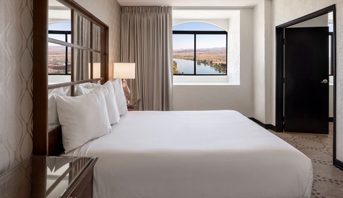 North Tower Vista Suite King Non-Smoking (Newly Renovated)