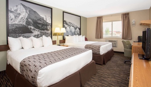 Economy Room, 2 Queen Beds, Non Smoking