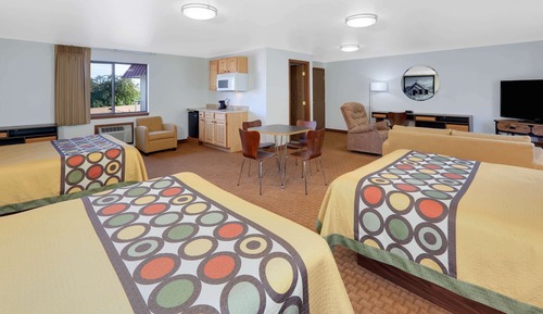 Suite, Multiple Beds, Non Smoking, Microwave