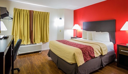 Deluxe Room, 1 Queen Bed, Accessible, Non Smoking (Roll-In Shower)