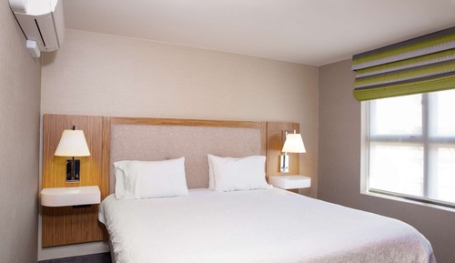 Room, 1 King Bed, Accessible, Bathtub
