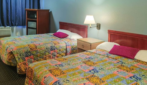 Standard Room, 2 Queen Beds, Non Smoking