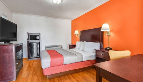 Standard Room, 1 Queen Bed, Non Smoking