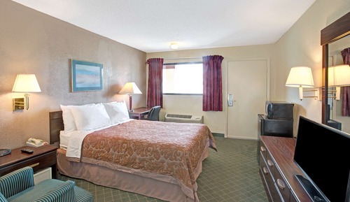 Double Room, Smoking