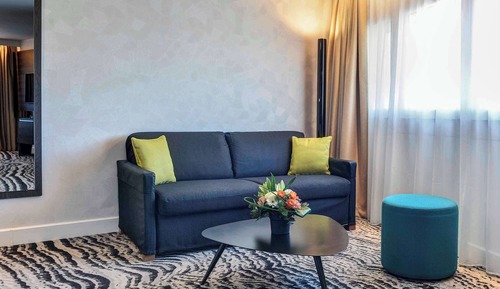 Executive Room, 1 Queen Bed with Sofa bed (Paris View)