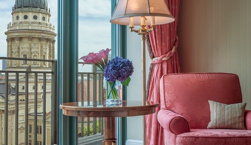 Suite, 1 King Bed (Gendarmen)