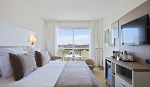 Junior Suite (2 Adults + 1 Child)