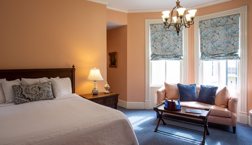 Luxury Main House Queen - J. Stephens Room 