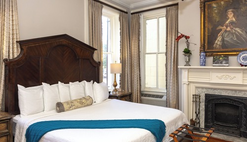 Luxury Main House King - Admiral Turner Room