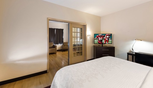 Suite, 1 King Bed with Sofa bed (Smoke Free)
